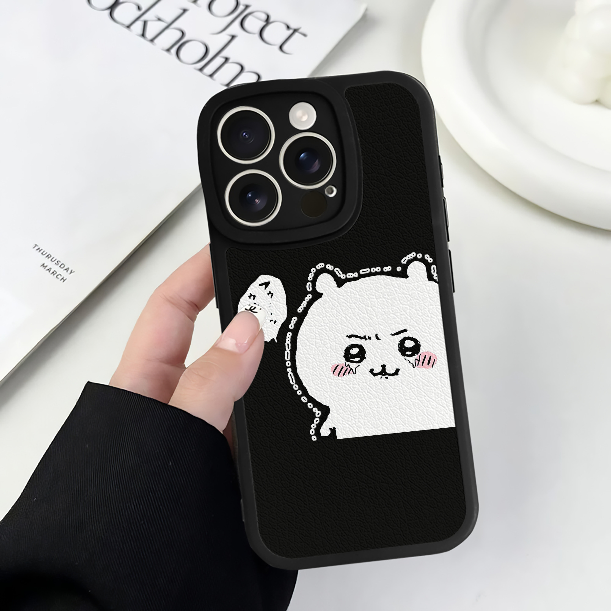 （画像用） ちいかわ ちいかわ Chii-kawa chiikawa 【iPhone 16シリーズ対応】シリコンスマホケース（レザー調） 材質：シリコン